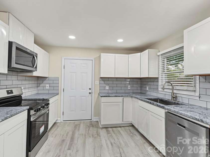 512 Villa Street, Kannapolis, NC 28083.  MLS# CAR4428558, YatesRealty ID 17659. 