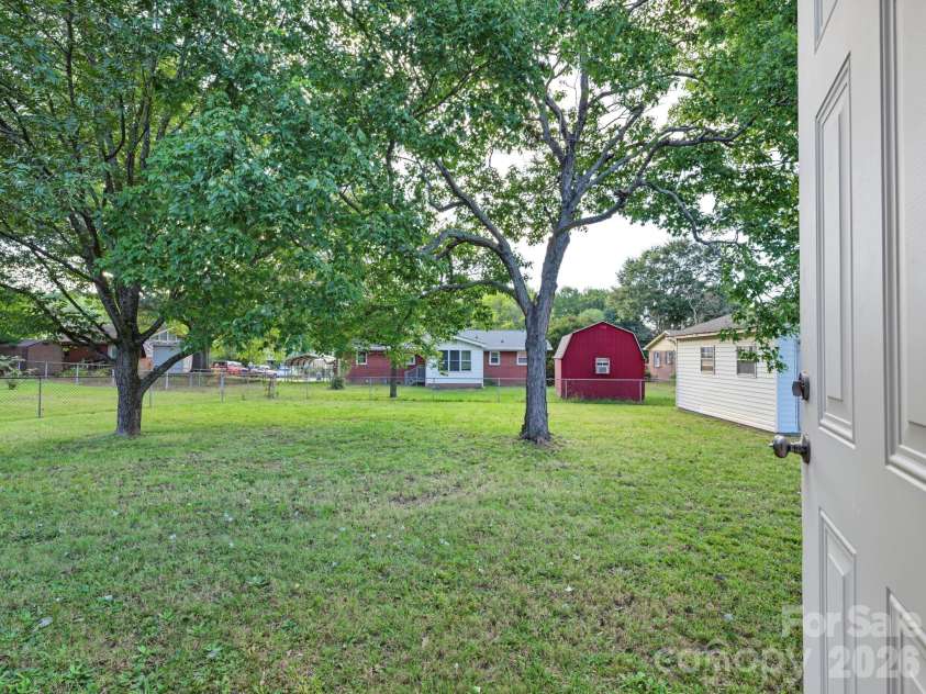 512 Villa Street, Kannapolis, NC 28083.  MLS# CAR4428558, YatesRealty ID 17659. 