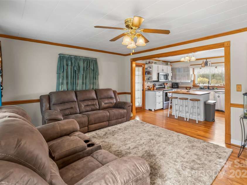 1203 Virginia Street, Lenoir, NC 28645.  MLS# CAR4243466, YatesRealty ID 17660. 