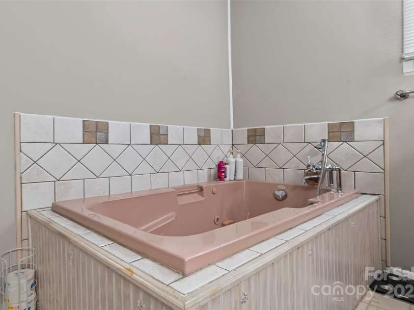 1203 Virginia Street, Lenoir, NC 28645.  MLS# CAR4243466, YatesRealty ID 17660. 