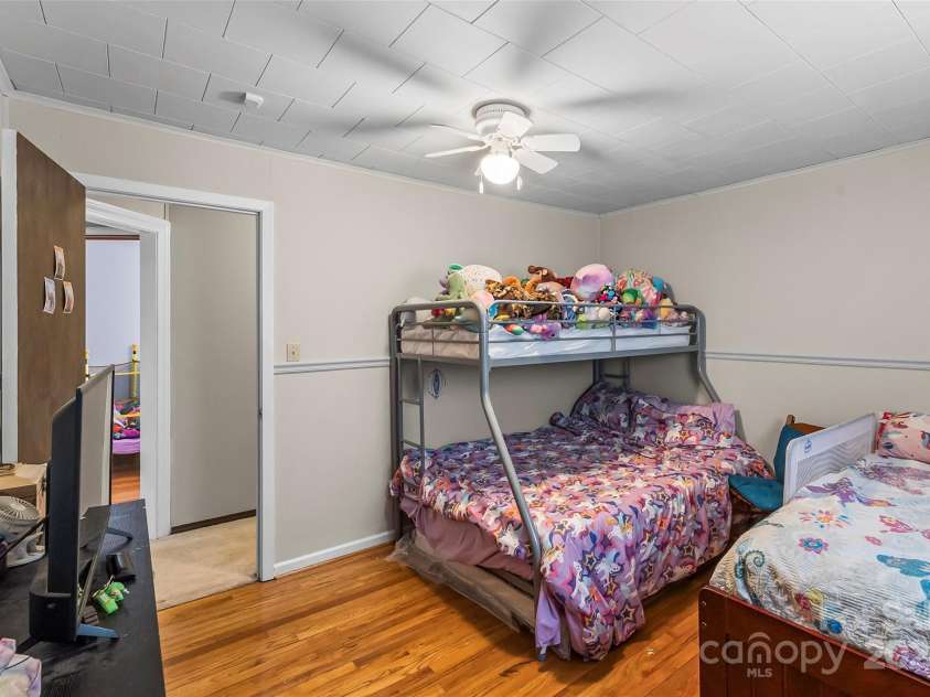 1203 Virginia Street, Lenoir, NC 28645.  MLS# CAR4243466, YatesRealty ID 17660. 