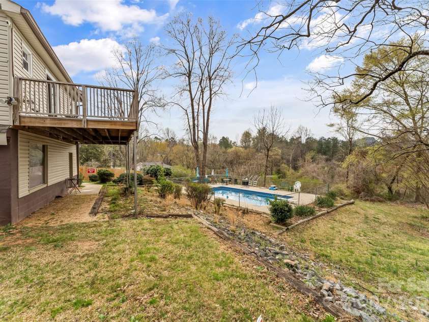 1203 Virginia Street, Lenoir, NC 28645.  MLS# CAR4243466, YatesRealty ID 17660. 