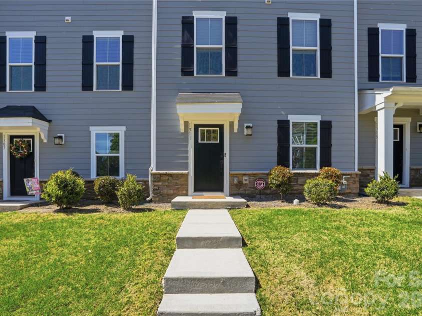 1311 Ashbury Street, Charlotte, NC 28216.  MLS# CAR4370240, YatesRealty ID 17660. Lawn Maintenance Included with HOA