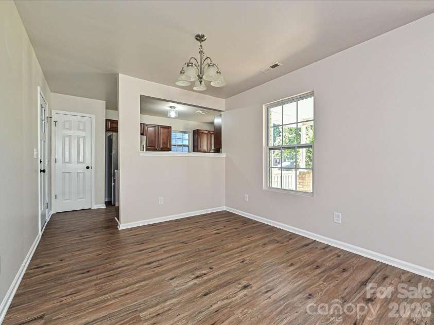 930 Wainwright Avenue, Charlotte, NC 28206.  MLS# CAR4424744, YatesRealty ID 17662. Dining Area