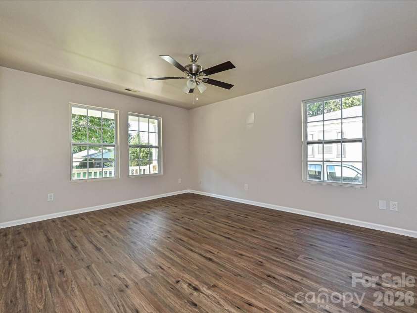 930 Wainwright Avenue, Charlotte, NC 28206.  MLS# CAR4424744, YatesRealty ID 17662. Great Room
