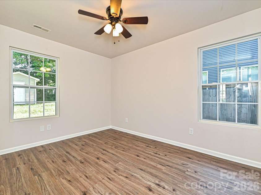 930 Wainwright Avenue, Charlotte, NC 28206.  MLS# CAR4424744, YatesRealty ID 17662. Primary Bedroom