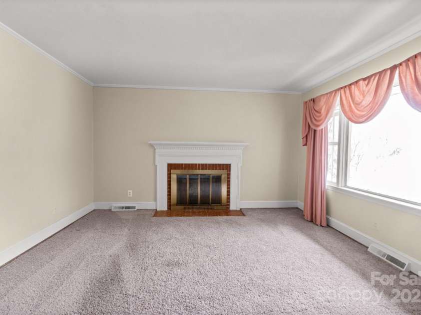 2922 Dunlavin Way, Charlotte, NC 28205.  MLS# CAR4234177, YatesRealty ID 17663. 