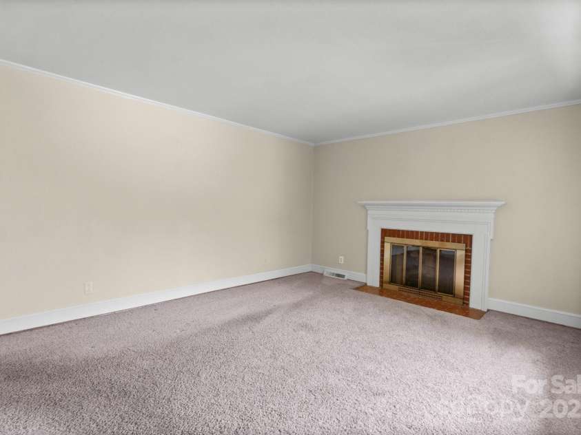 2922 Dunlavin Way, Charlotte, NC 28205.  MLS# CAR4234177, YatesRealty ID 17663. 