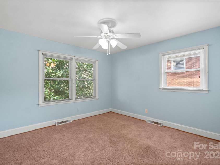 2922 Dunlavin Way, Charlotte, NC 28205.  MLS# CAR4234177, YatesRealty ID 17663. 