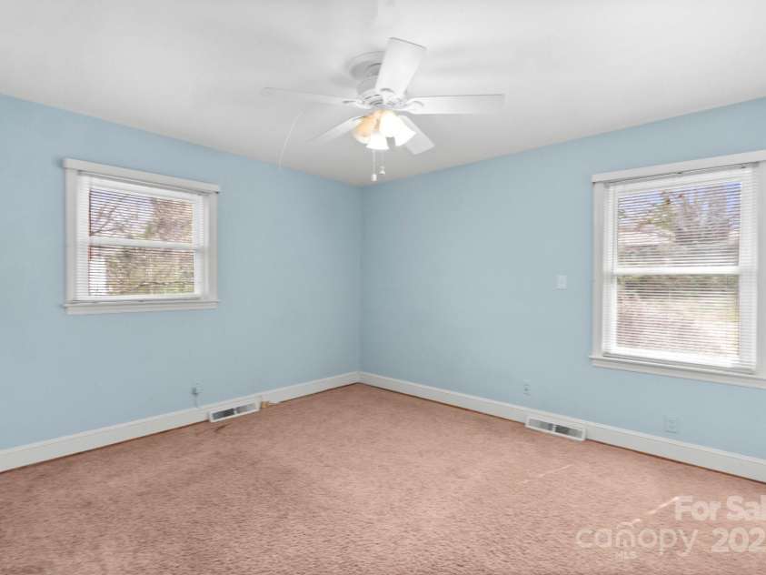 2922 Dunlavin Way, Charlotte, NC 28205.  MLS# CAR4234177, YatesRealty ID 17663. 
