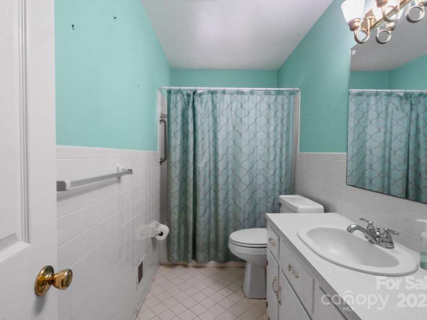 2922 Dunlavin Way, Charlotte, NC 28205.  MLS# CAR4234177, YatesRealty ID 17663. 