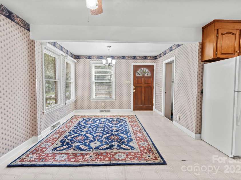 2922 Dunlavin Way, Charlotte, NC 28205.  MLS# CAR4234177, YatesRealty ID 17663. 