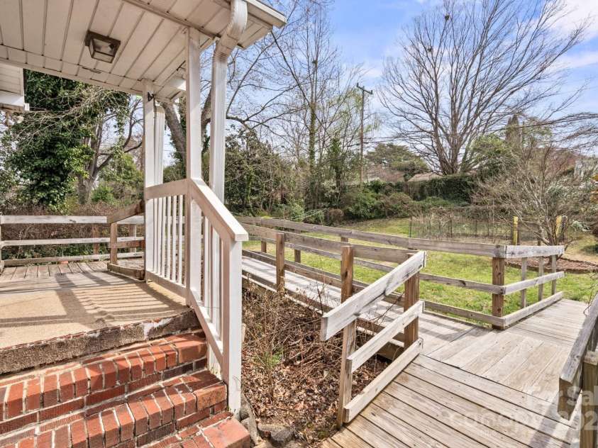 2922 Dunlavin Way, Charlotte, NC 28205.  MLS# CAR4234177, YatesRealty ID 17663. 
