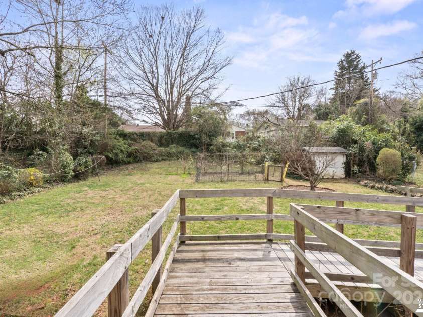 2922 Dunlavin Way, Charlotte, NC 28205.  MLS# CAR4234177, YatesRealty ID 17663. 