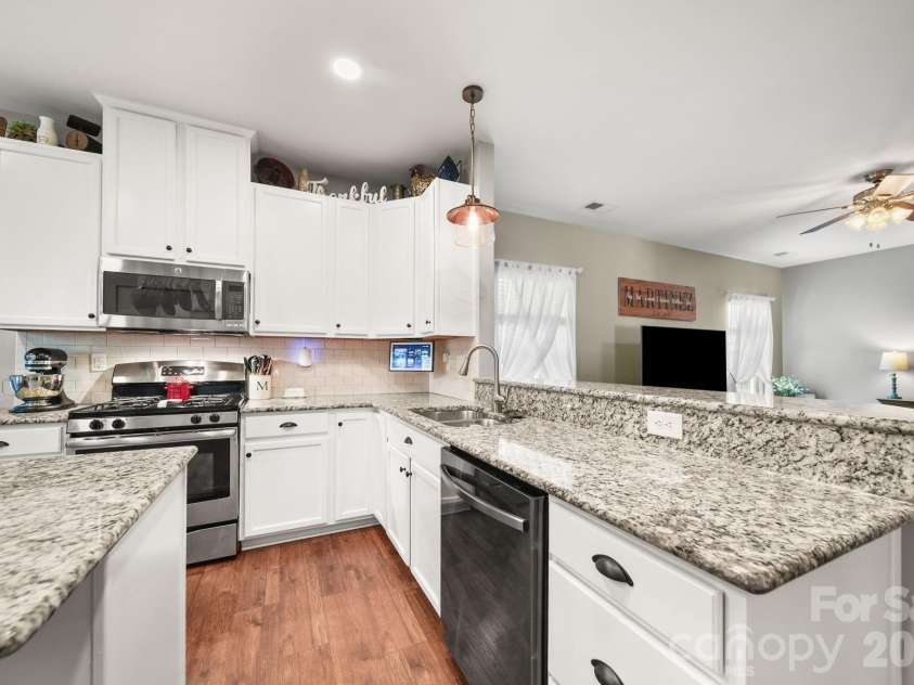 2019 Hamil Ridge Drive, Waxhaw, NC 28173.  MLS# CAR4371654, YatesRealty ID 17665. 