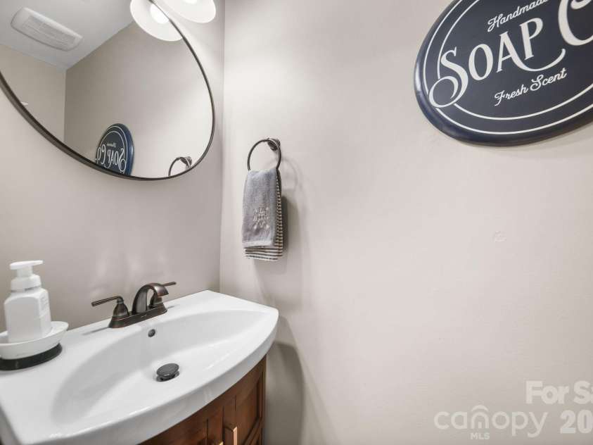 2019 Hamil Ridge Drive, Waxhaw, NC 28173.  MLS# CAR4371654, YatesRealty ID 17665. 