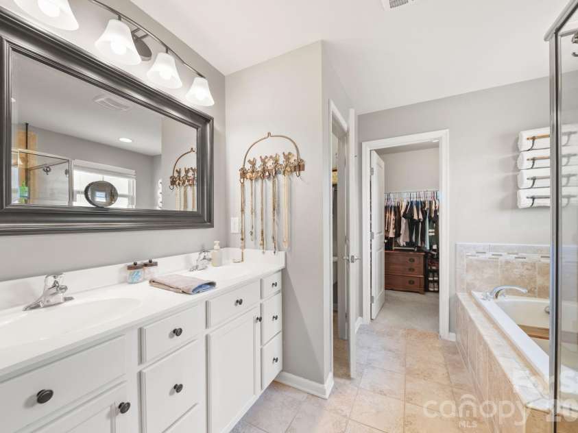 2019 Hamil Ridge Drive, Waxhaw, NC 28173.  MLS# CAR4371654, YatesRealty ID 17665. 