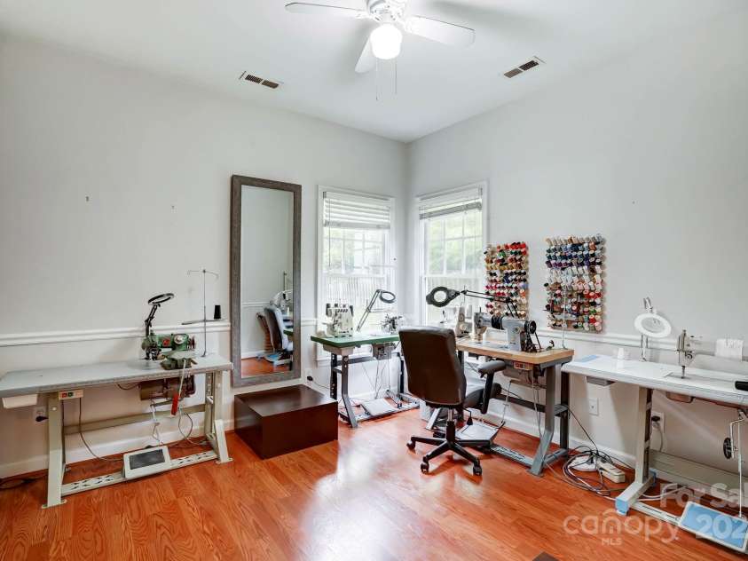 530 Dovefield Drive, Indian Trail, NC 28079.  MLS# CAR4246634, YatesRealty ID 17665. Secondary Bedroom on Main at Back of Home