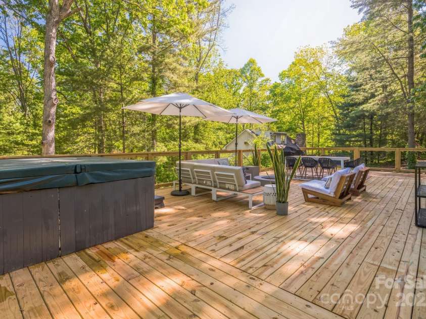 52 Reynolda Drive, Asheville, NC 28803.  MLS# CAR4256473, YatesRealty ID 17666. 