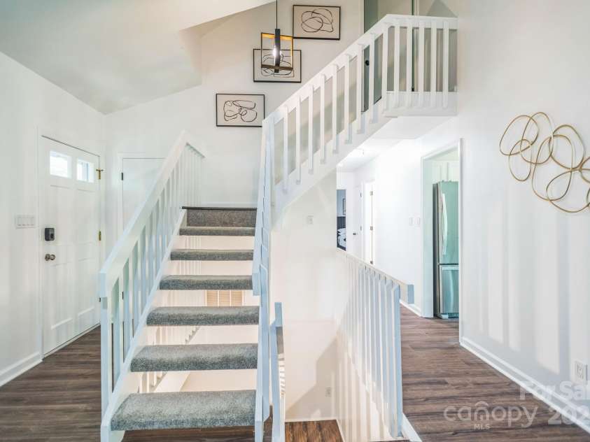 52 Reynolda Drive, Asheville, NC 28803.  MLS# CAR4256473, YatesRealty ID 17666. 