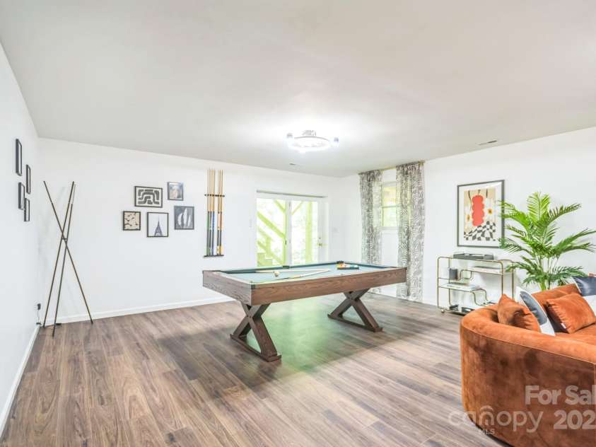 52 Reynolda Drive, Asheville, NC 28803.  MLS# CAR4256473, YatesRealty ID 17666. 