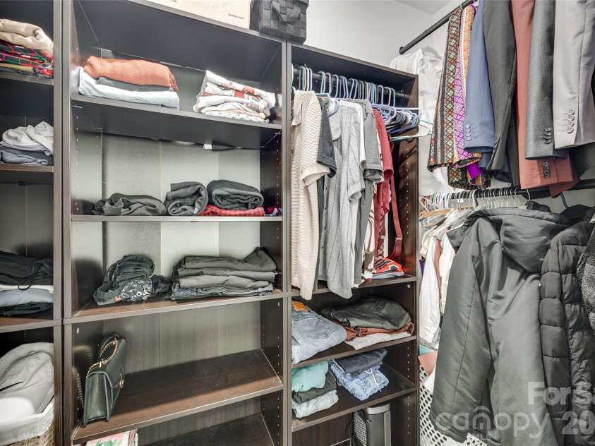 7442 Crestside Lane, Charlotte, NC 28227.  MLS# CAR4373229, YatesRealty ID 17666. Walk in Closet