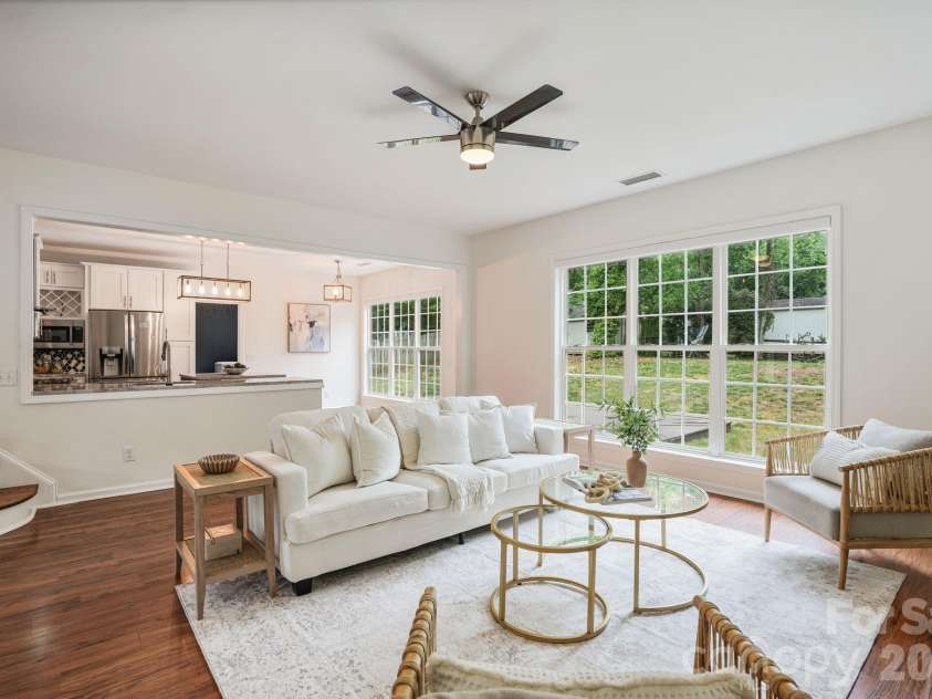 15816 Gathering Oaks Drive, Huntersville, NC 28078.  MLS# CAR4375070, YatesRealty ID 17668. 