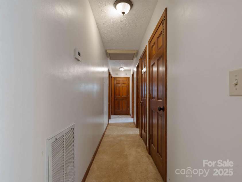 23 Keeneland Drive, Hendersonville, NC 28792.  MLS# CAR4235289, YatesRealty ID 17668. 