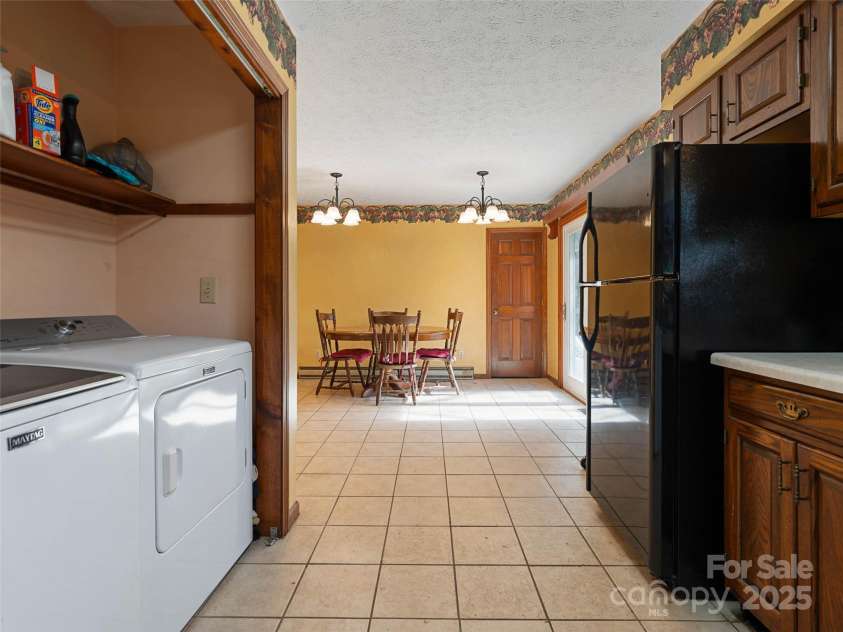 23 Keeneland Drive, Hendersonville, NC 28792.  MLS# CAR4235289, YatesRealty ID 17668. 