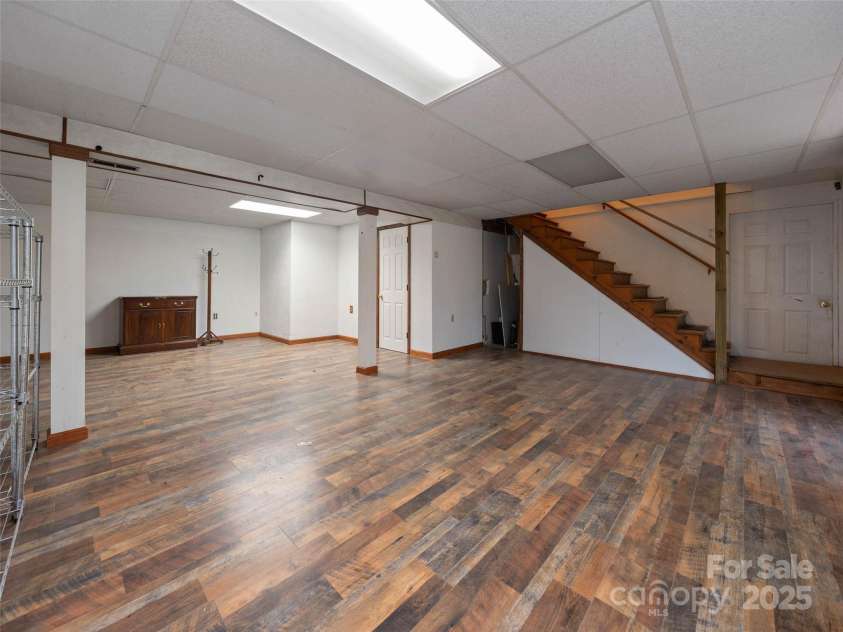 23 Keeneland Drive, Hendersonville, NC 28792.  MLS# CAR4235289, YatesRealty ID 17668. 