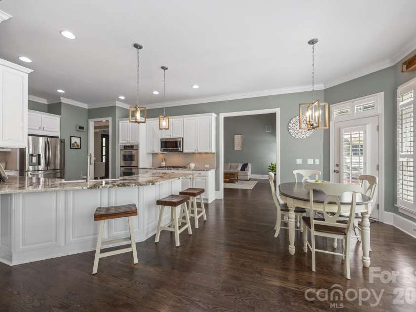 107 Spears Creek Drive, Mooresville, NC 28117.  MLS# CAR4371650, YatesRealty ID 17669. Breakfast area