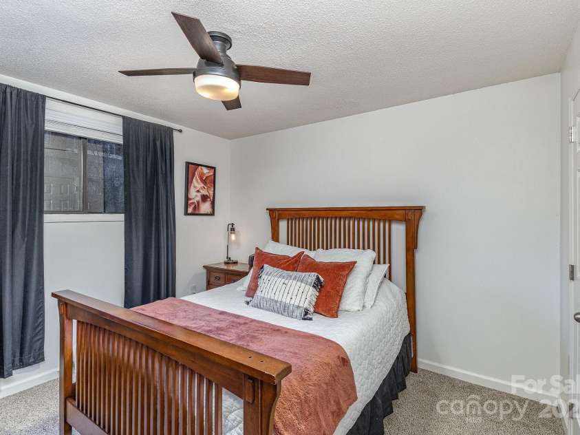 421 Church Street, Charlotte, NC 28202.  MLS# CAR4212424, YatesRealty ID 17670. Primary Bedroom
