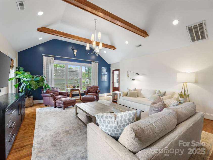 2112 Chatham Avenue, Charlotte, NC 28205.  MLS# CAR4264163, YatesRealty ID 17672. 