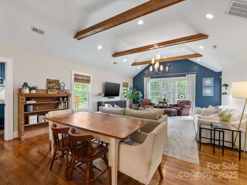 2112 Chatham Avenue, Charlotte, NC 28205.  MLS# CAR4264163, YatesRealty ID 17672. 