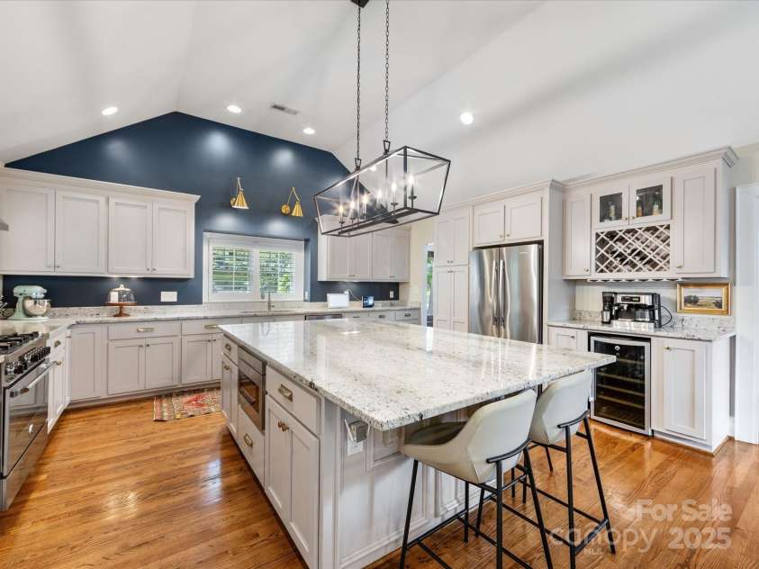 2112 Chatham Avenue, Charlotte, NC 28205.  MLS# CAR4264163, YatesRealty ID 17672. 