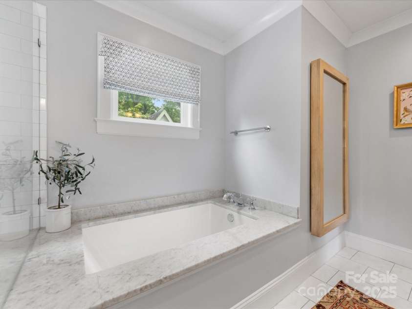 2112 Chatham Avenue, Charlotte, NC 28205.  MLS# CAR4264163, YatesRealty ID 17672. 