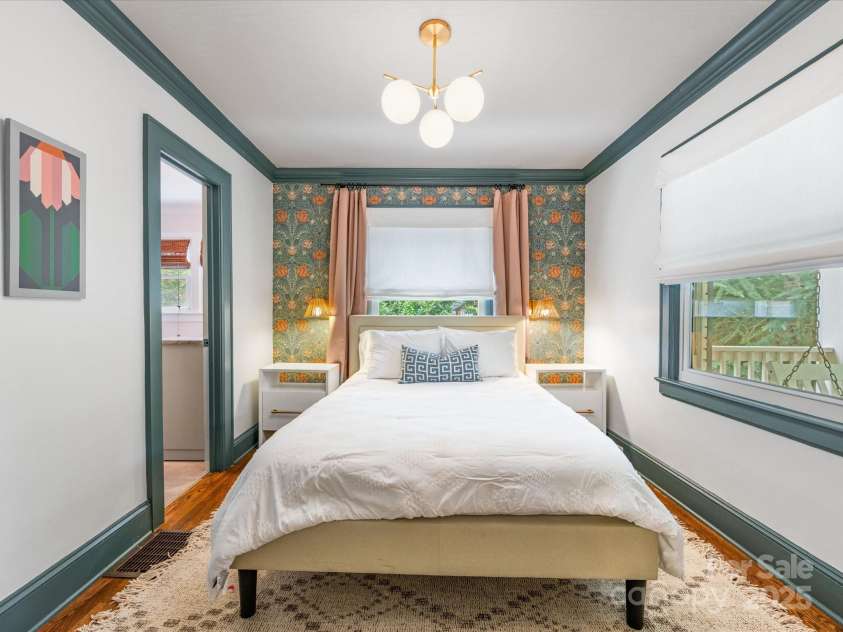 2112 Chatham Avenue, Charlotte, NC 28205.  MLS# CAR4264163, YatesRealty ID 17672. 