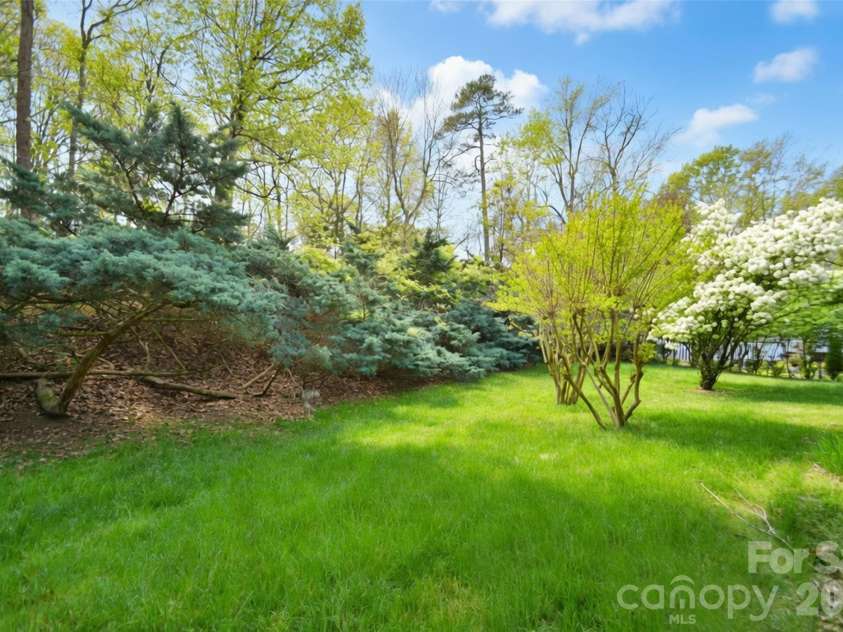 7201 Leharne Drive, Charlotte, NC 28270.  MLS# CAR4366513, YatesRealty ID 17673. 