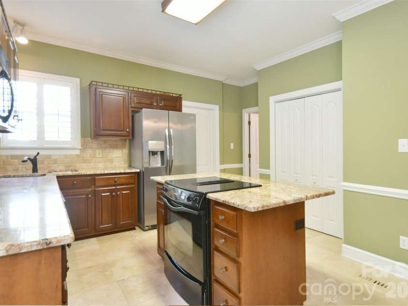7201 Leharne Drive, Charlotte, NC 28270.  MLS# CAR4366513, YatesRealty ID 17673. 