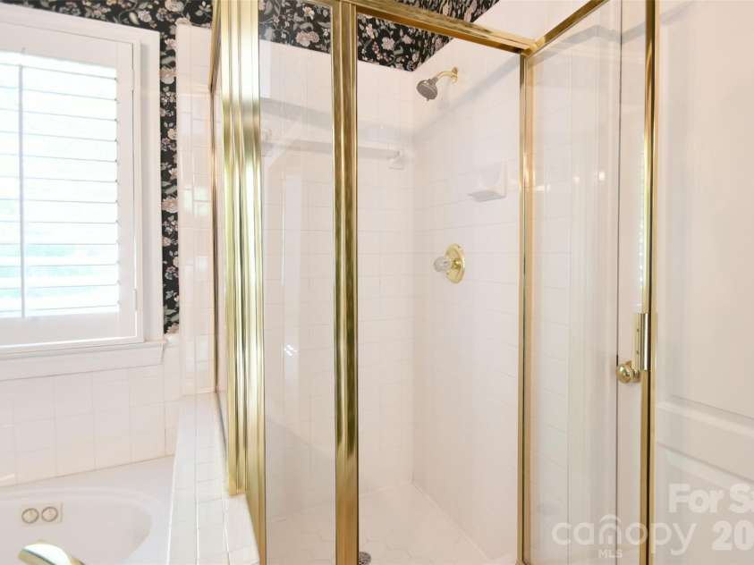 7201 Leharne Drive, Charlotte, NC 28270.  MLS# CAR4366513, YatesRealty ID 17673. 