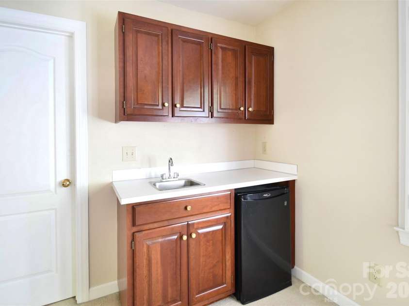 7201 Leharne Drive, Charlotte, NC 28270.  MLS# CAR4366513, YatesRealty ID 17673. 