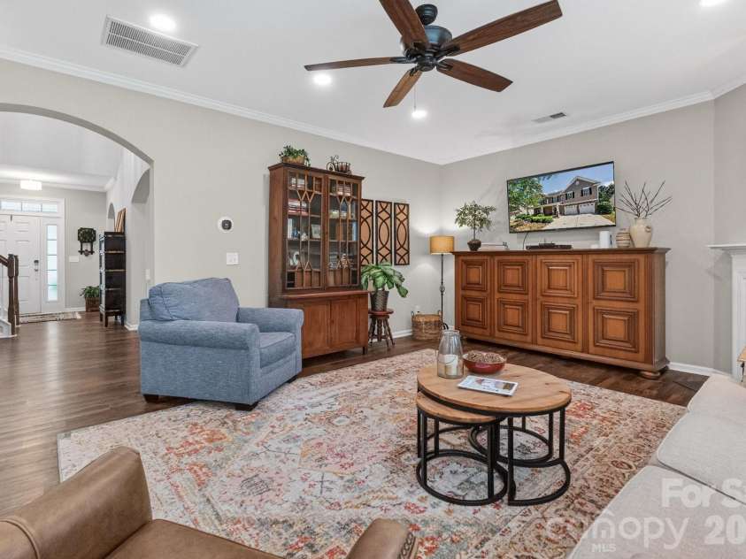 1066 Mclaren Drive, Belmont, NC 28012.  MLS# CAR4372541, YatesRealty ID 17674. 