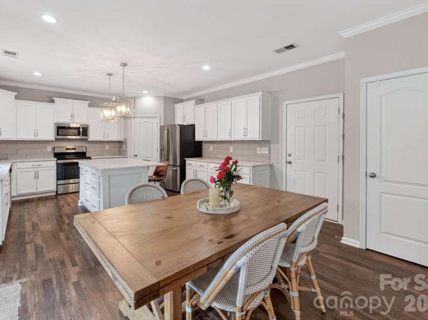 1066 Mclaren Drive, Belmont, NC 28012.  MLS# CAR4372541, YatesRealty ID 17674. 