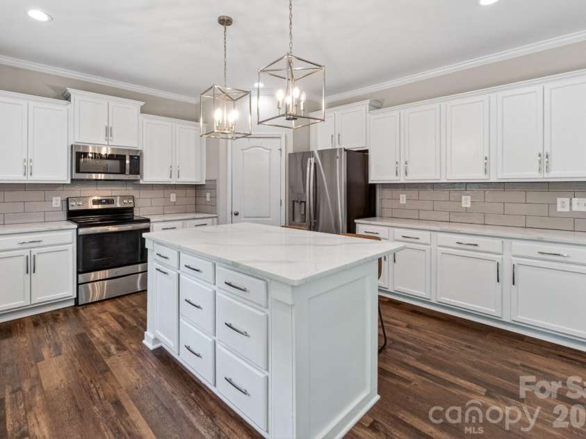 1066 Mclaren Drive, Belmont, NC 28012.  MLS# CAR4372541, YatesRealty ID 17674. 