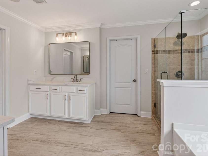 1066 Mclaren Drive, Belmont, NC 28012.  MLS# CAR4372541, YatesRealty ID 17674. 