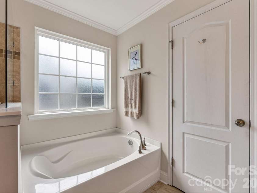 1066 Mclaren Drive, Belmont, NC 28012.  MLS# CAR4372541, YatesRealty ID 17674. 