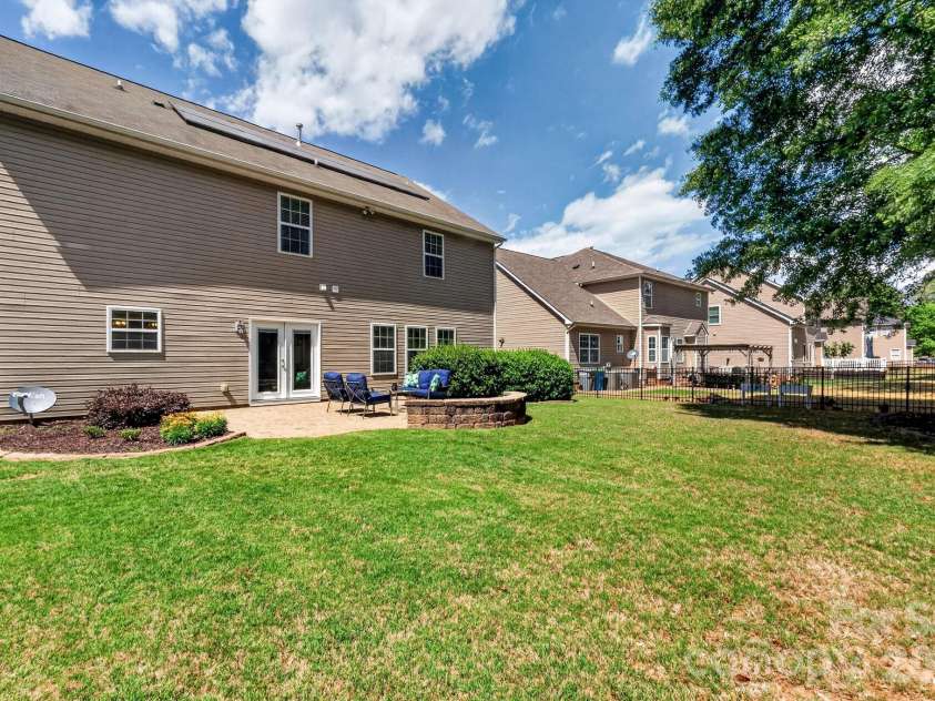 1066 Mclaren Drive, Belmont, NC 28012.  MLS# CAR4372541, YatesRealty ID 17674. 