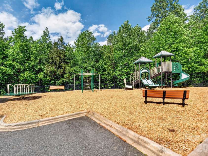 1066 Mclaren Drive, Belmont, NC 28012.  MLS# CAR4372541, YatesRealty ID 17674. 