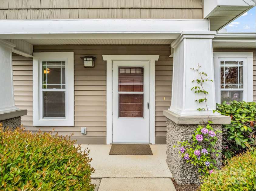 5802 Wood Duck Way, Hendersonville, NC 28792.  MLS# CAR4251219, YatesRealty ID 17674. 