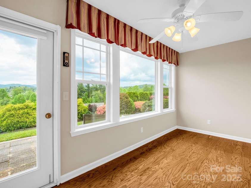 5802 Wood Duck Way, Hendersonville, NC 28792.  MLS# CAR4251219, YatesRealty ID 17674. 